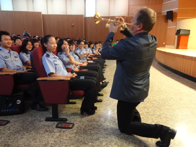 QG刮刮乐小号表演艺术家Jens Lindemann（彦斯·林德曼）荣获加拿大勋章