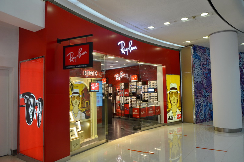 Ray?Ban 宏伊国际广场店——QG刮刮乐 CIS 商用安装系统的经典应用